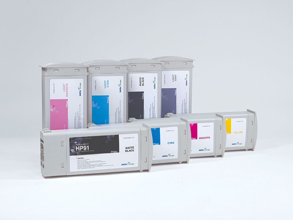 Expanding our range of aqueous inks, we now offer a range of inks for HP Designjet Z6100 printers.